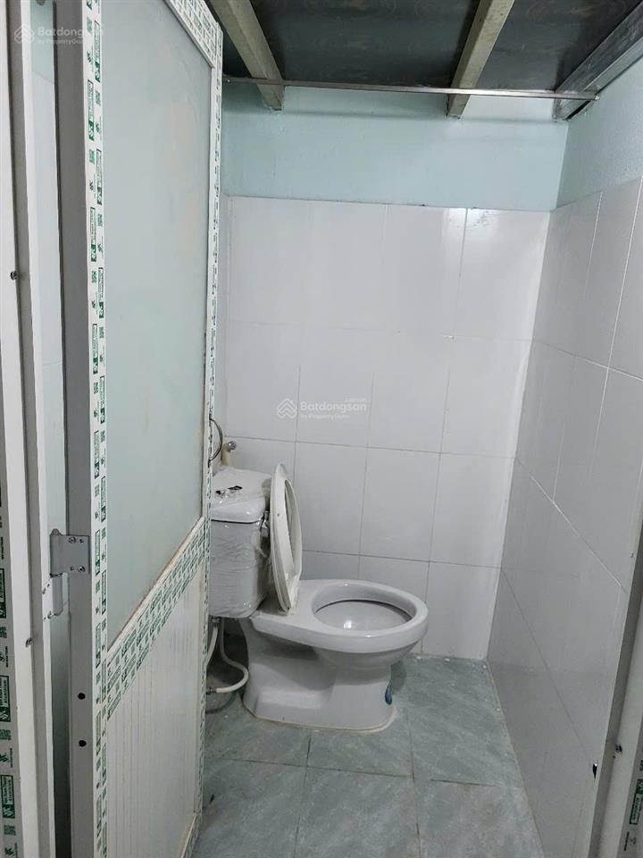 Phòng trọ đường tây sơn, phường tân quý, quận tân phú  sát ngay chợ tân hương, giờ giấc tự do