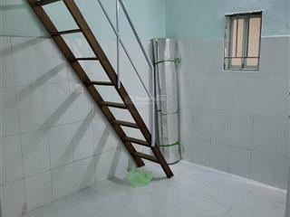 Phòng trọ 15m2 có gác lửng ngay chợ tân hương, quận tân phú  vị trí trung tâm, khu dân cư an ninh