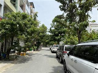 Bán khách sạn 36 đường 2c phạm hữu lầu, quận 7, dt 7x19m, 4l, 24p, 66tr/th, 28,5 tỷ