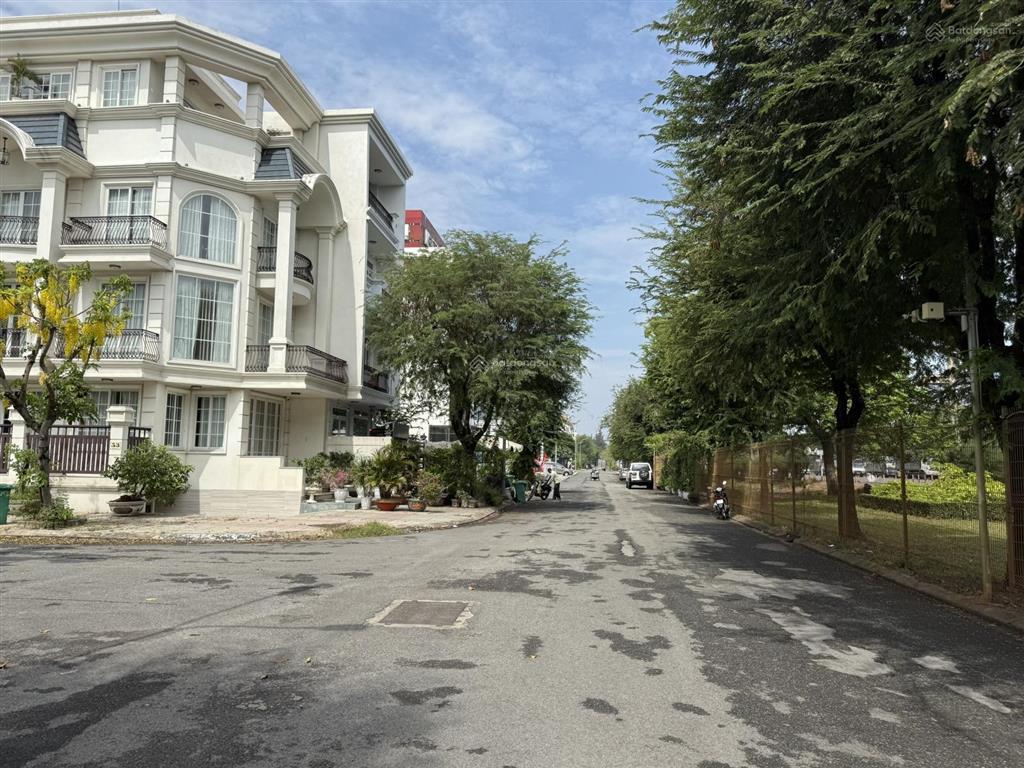 Đất lô góc đường số 2  7, kdc sadeco ven sông tân phong, dt 7x20m, 22 tỷ tlcc