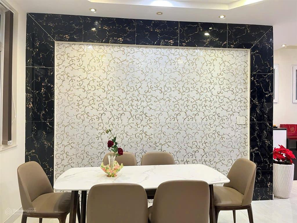 Biệt thự sadeco phước kiển, nhà bè, căn góc, view công viên, 10x20m, hầm, 2l, 31.5 tỷ