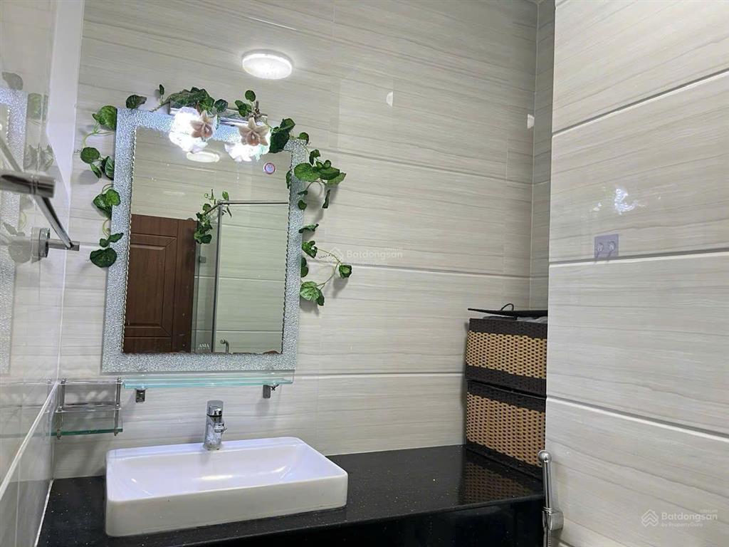Biệt thự sadeco phước kiển, nhà bè, căn góc, view công viên, 10x20m, hầm, 2l, 31.5 tỷ