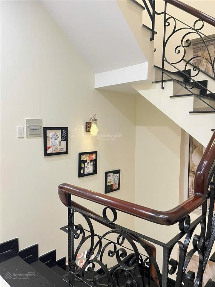 Biệt thự sadeco phước kiển, nhà bè, căn góc, view công viên, 10x20m, hầm, 2l, 31.5 tỷ