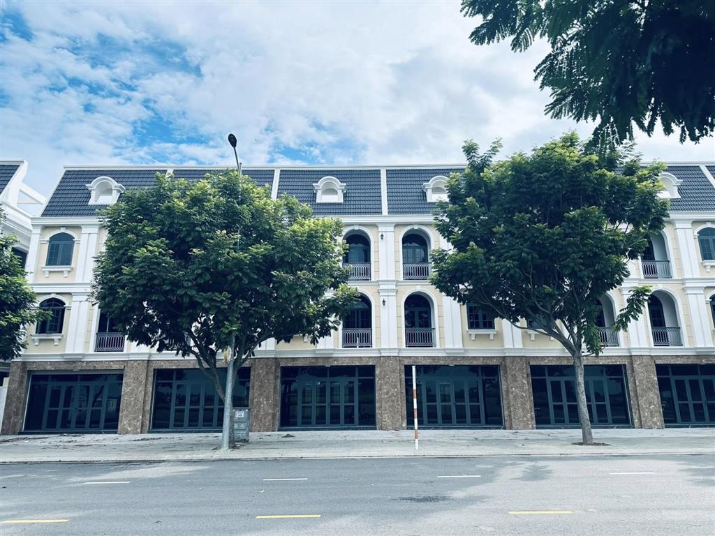 Sở hữu nhà phố view suối đẳng cấp tại đảo kim quy mặt tiền đường đôi siêu đẹp