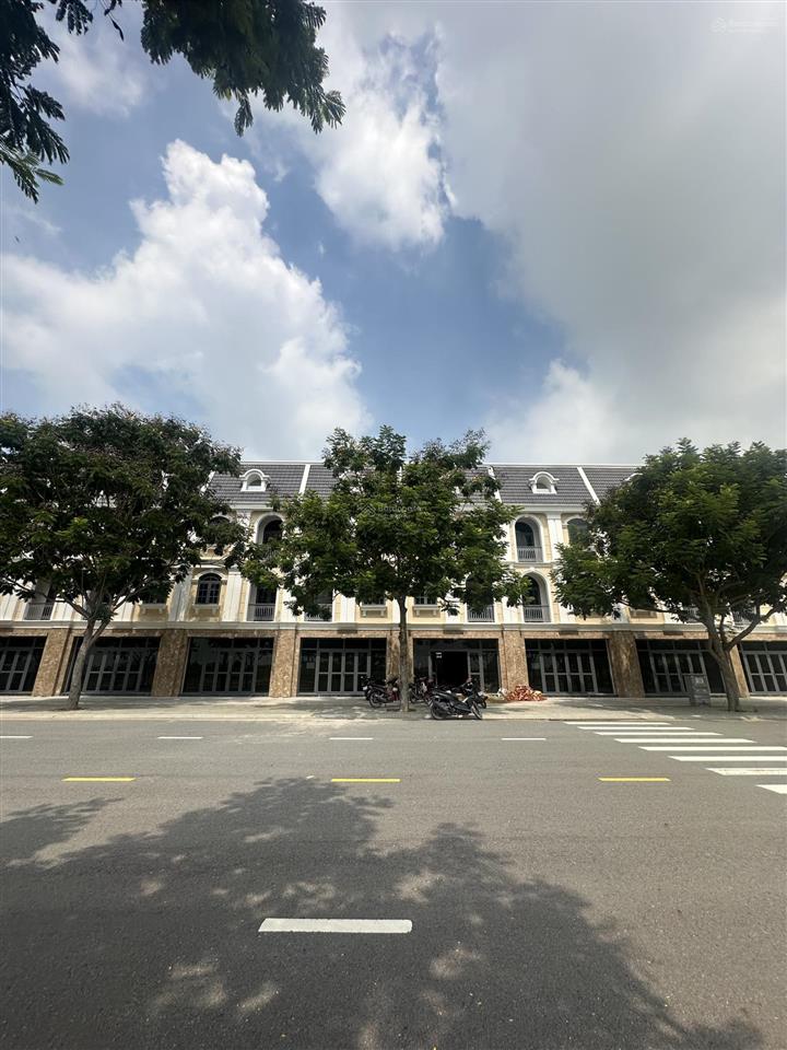 Sở hữu nhà phố view suối đẳng cấp tại đảo kim quy mặt tiền đường đôi siêu đẹp