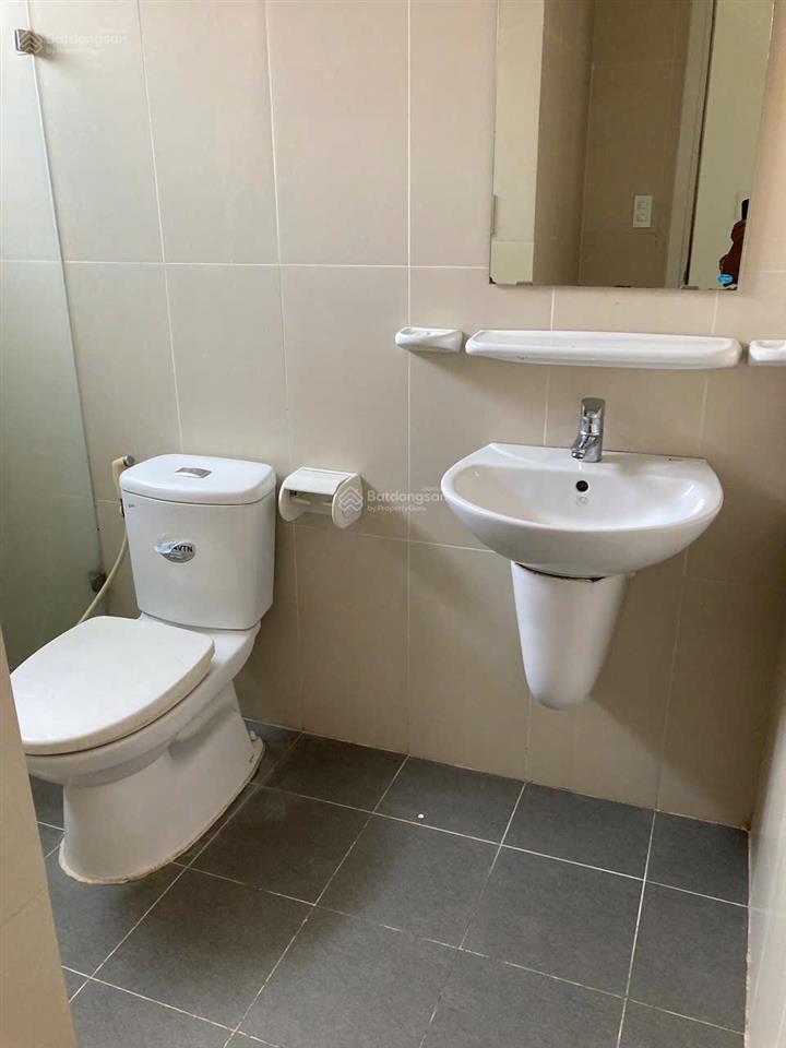 Shophouse carillon 3 cửa ngõ nhà ga t3 sân bay, sổ hồng sẵn, có dòng tiền 19,5 triệu/tháng