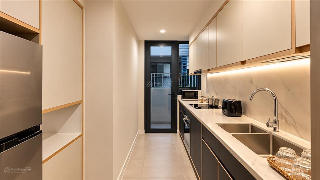 Kẹt tiền bán gấp căn hộ 3pn 90m2 view hồ bơi giá 4,9 tỷ