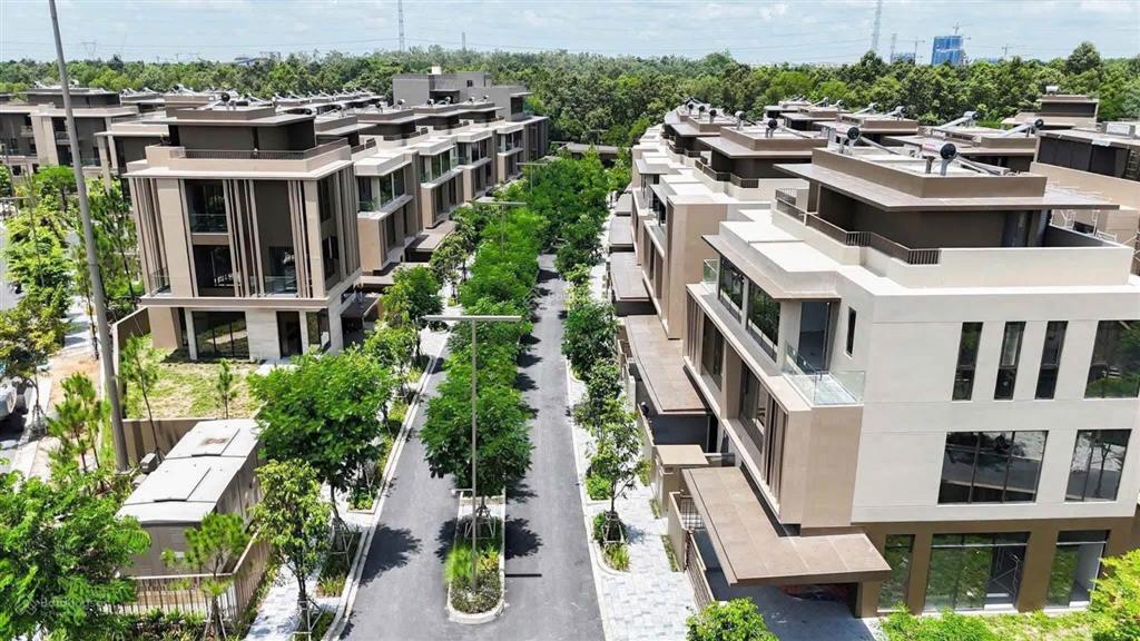 Chủ kẹt tiền bán gấp biệt thự 160m2 the orchard giá 15.5 tỷ  0969 999 ***
