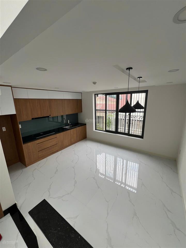 Cho thuê nhà nguyên căn kdc him lam p tân hưng dt5x20m2 giá 80tr/tháng có thang máy  0911 775 ***