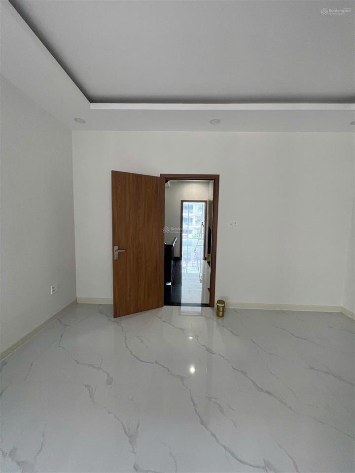 Cho thuê nhà nguyên căn kdc him lam p tân hưng dt5x20m2 giá 80tr/tháng có thang máy  0911 775 ***