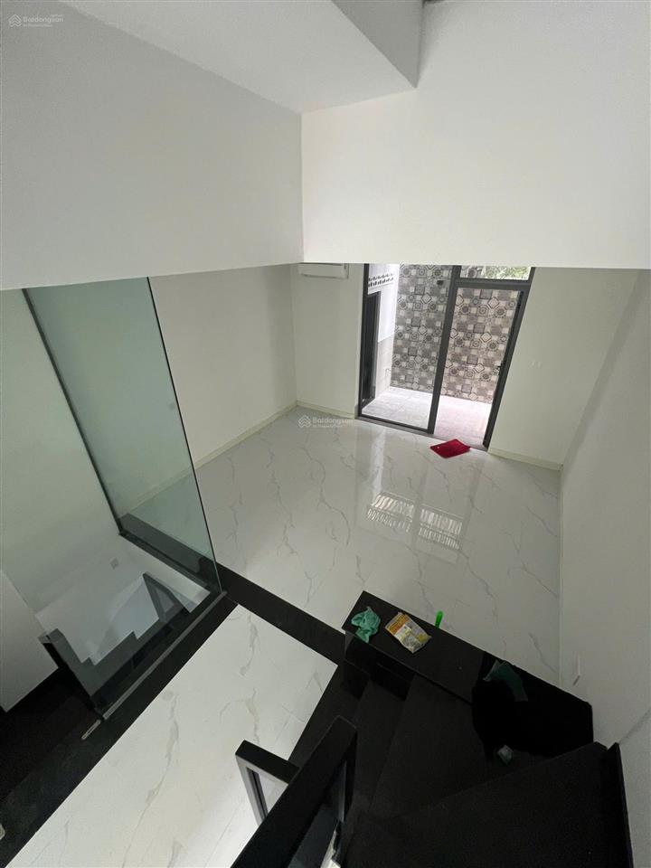 Cho thuê nhà nguyên căn kdc him lam p tân hưng dt5x20m2 giá 80tr/tháng có thang máy  0911 775 ***