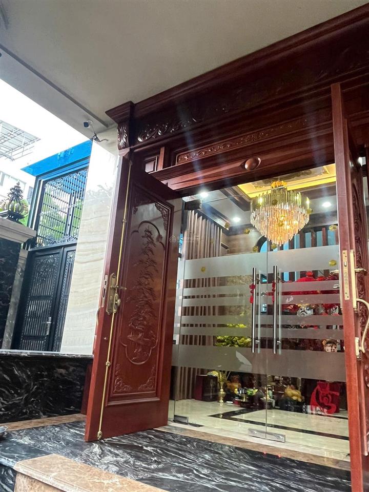 Bán căn bt kdc him lam q7 dt 10x20m giá 60 tỷ nhà có thang máy vị trí đẹp  0911 775 ***