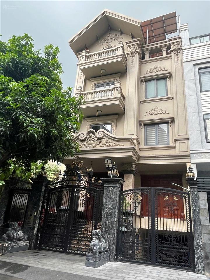 Bán căn bt kdc him lam q7 dt 10x20m giá 60 tỷ nhà có thang máy vị trí đẹp  0911 775 ***
