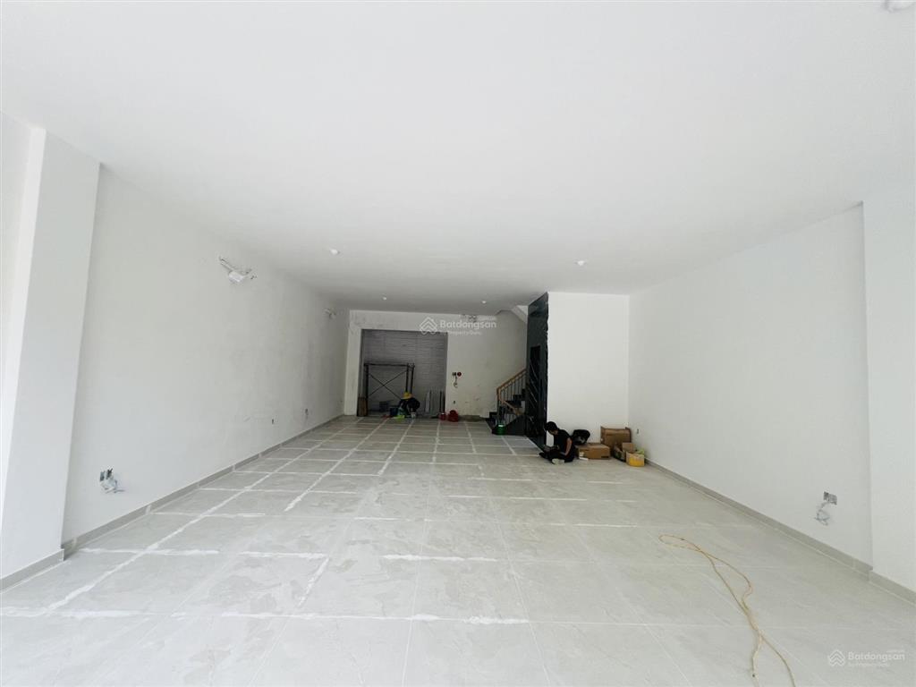 Cho thuê nhà mt ht kdc him lam dt 7,5x20m giá 120tr/tháng vị trí kinh doanh  0911 775 ***