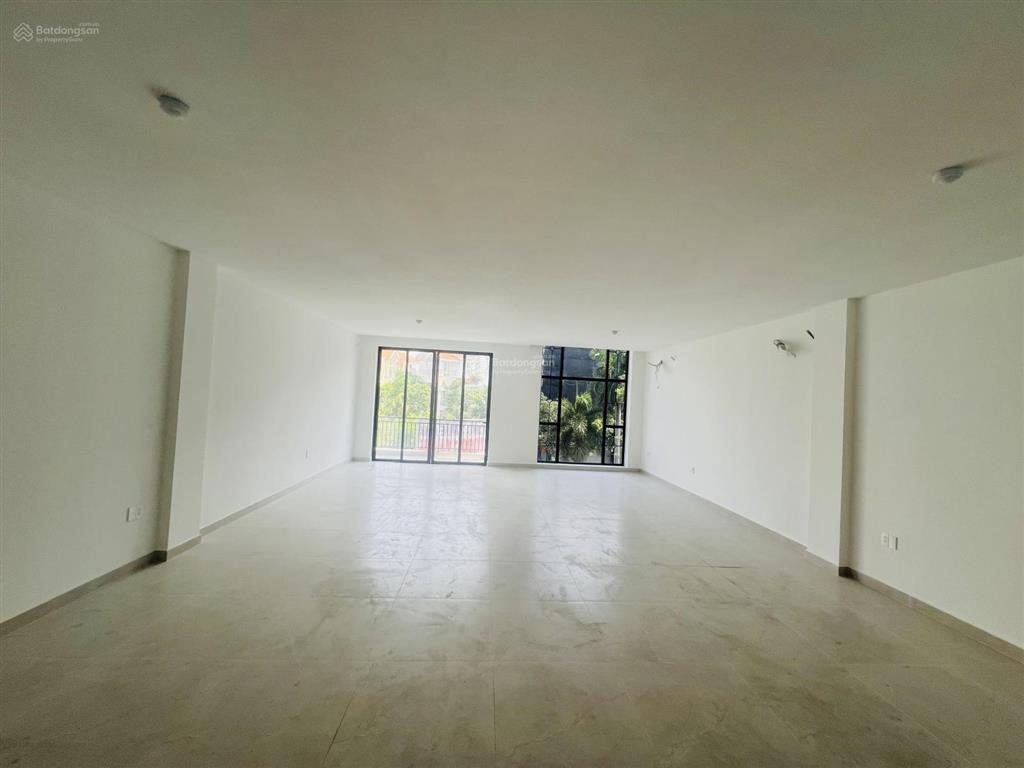 Cho thuê nhà mt ht kdc him lam dt 7,5x20m giá 120tr/tháng vị trí kinh doanh  0911 775 ***