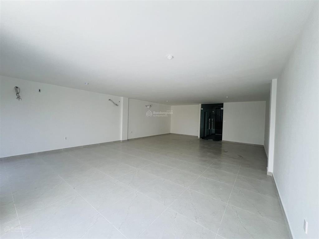 Cho thuê nhà mt ht kdc him lam dt 7,5x20m giá 120tr/tháng vị trí kinh doanh  0911 775 ***