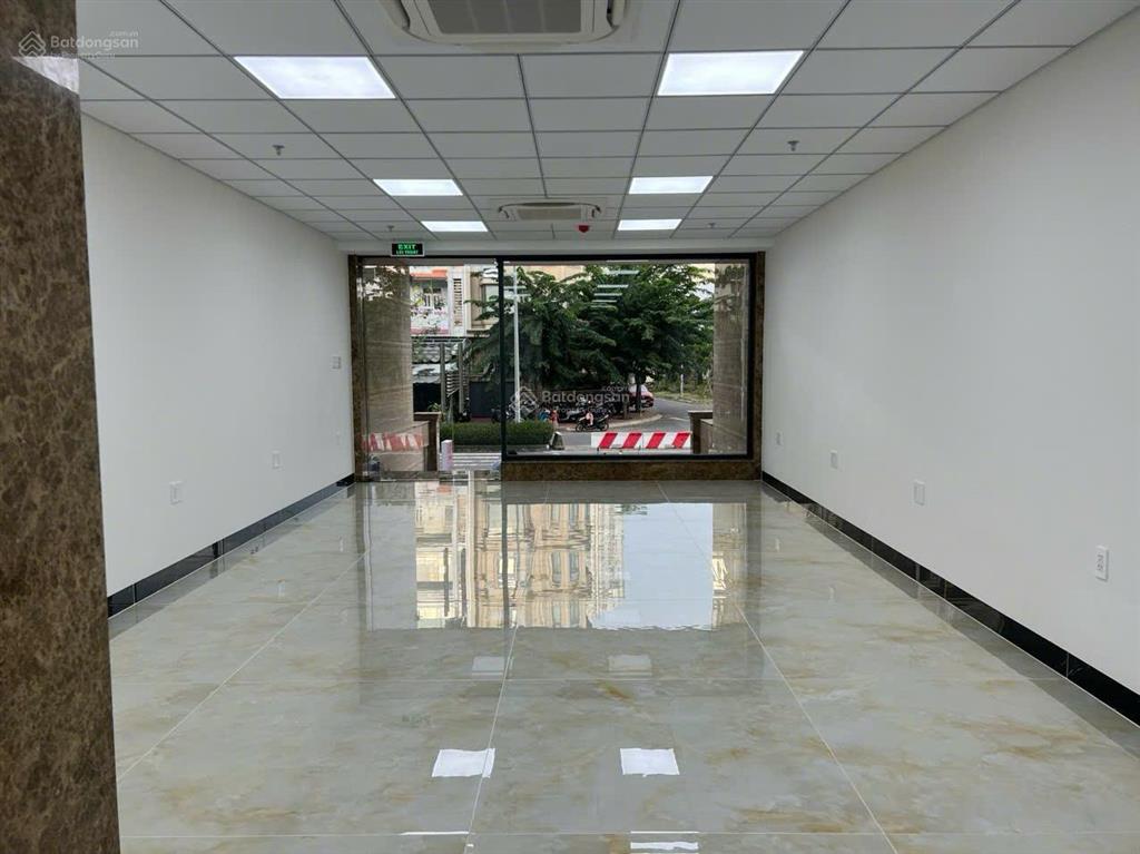 Bán căn nhà mt đường htm kdc him lam dt5x20m giá bán 36 tỷ vị trí đẹp  0911 775 ***