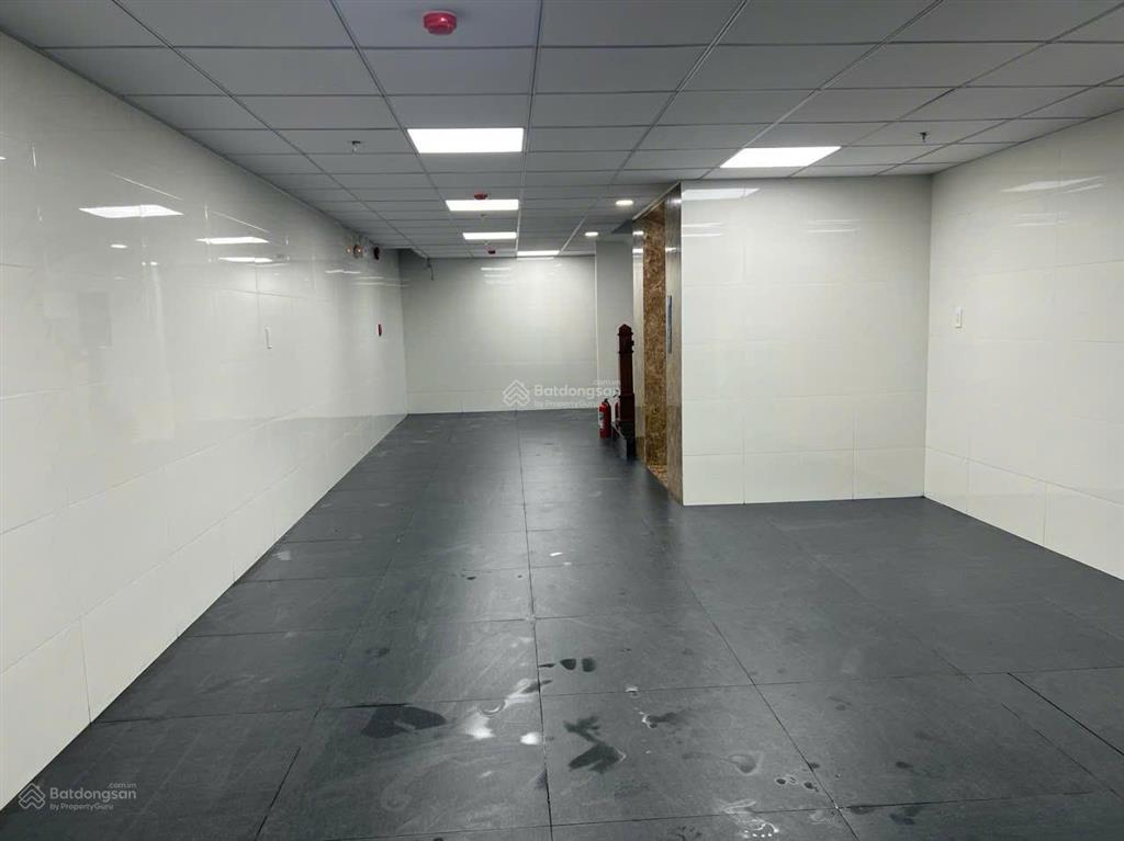 Bán căn nhà mt đường htm kdc him lam dt5x20m giá bán 36 tỷ vị trí đẹp  0911 775 ***
