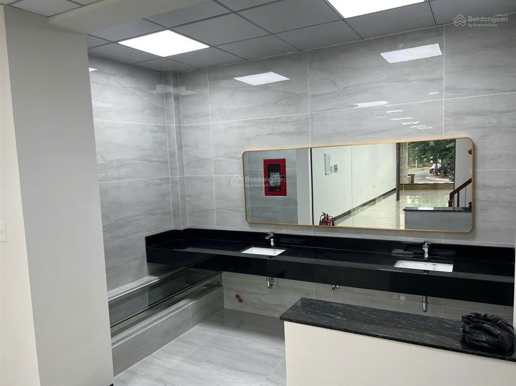 Bán căn nhà mt đường htm kdc him lam dt5x20m giá bán 36 tỷ vị trí đẹp  0911 775 ***