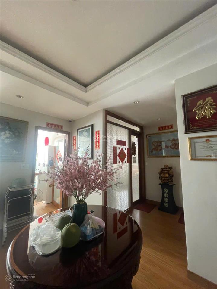 Cho thuê căn góc 2 mt đường htm kdc him lam dt 377m2 giá thuê 150tr/th  0911 775 ***