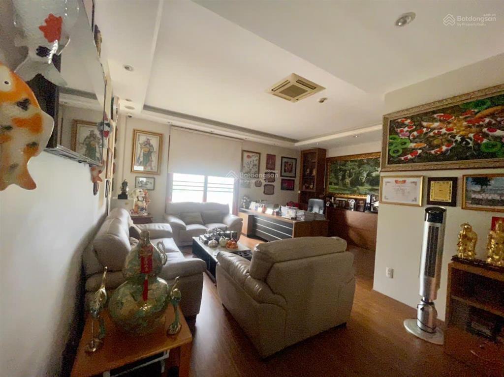 Cho thuê căn góc 2 mt đường htm kdc him lam dt 377m2 giá thuê 150tr/th  0911 775 ***