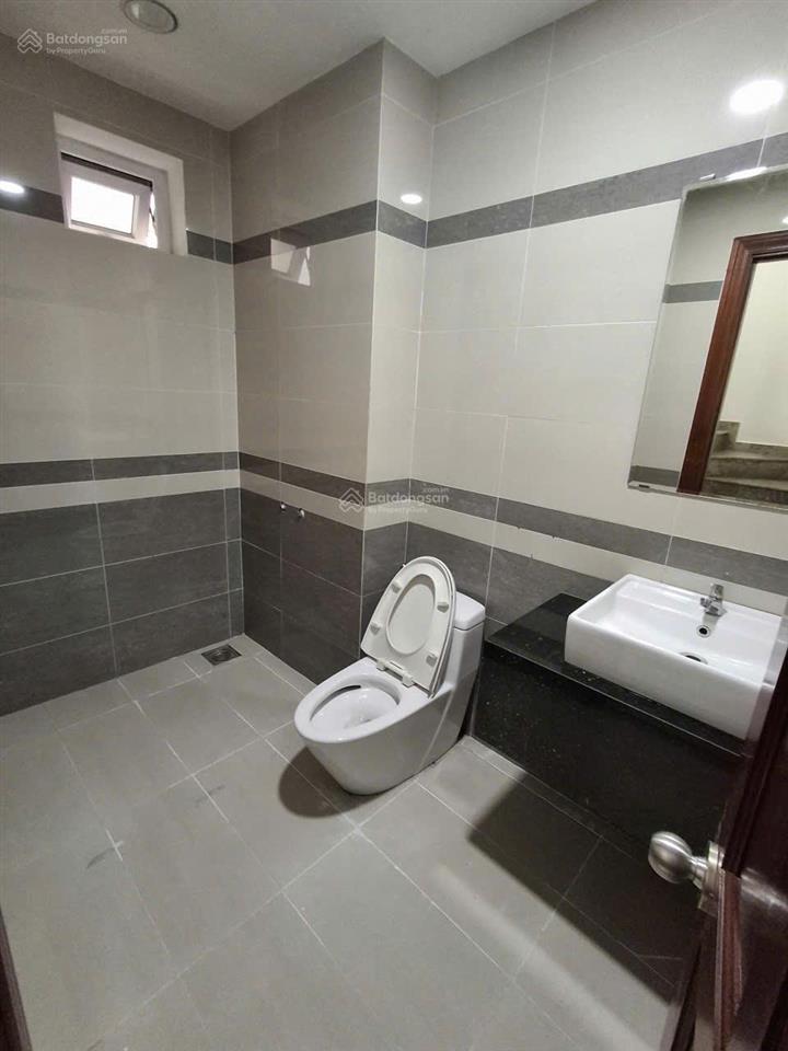 Cho thuê nguyên căn đường hoàng trọng mậu dt 5x20m giá thuê 75tr/tháng  0911 775 ***
