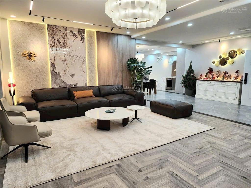 Cần tiền bán gấp căn hộ happy valley, 115m2, giá 9.7 tỷ, có ô xe hơi.  0919 243 ***