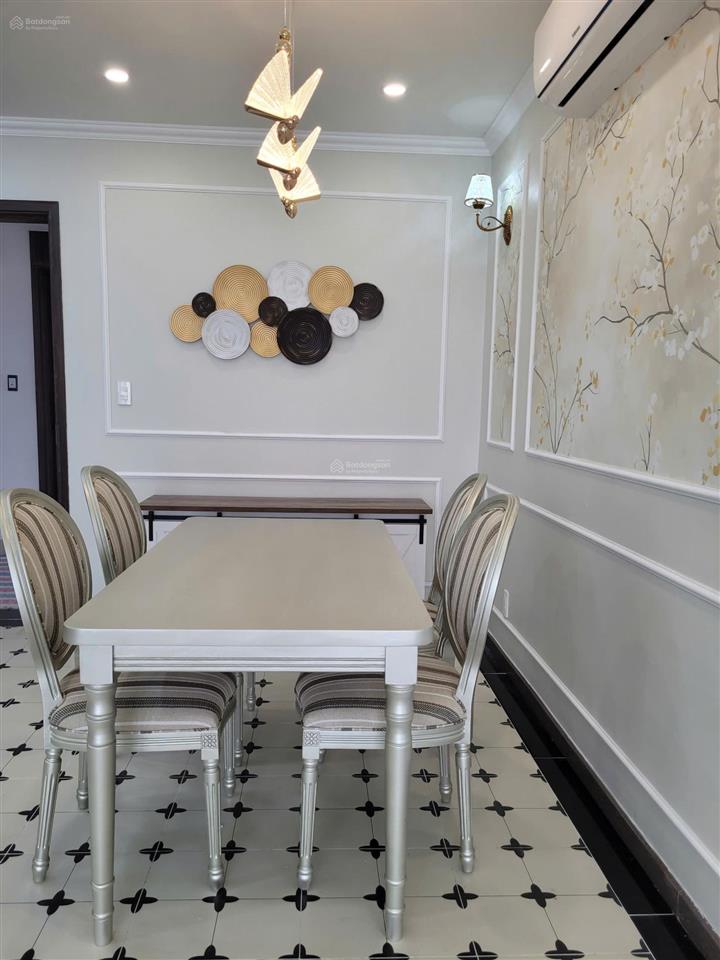 Bán căn 3pn 95m2 lavida q7, style tân cổ điển đẹp xuất sắc, nhà mới hoàn thiện. giá chỉ 6tỷ970