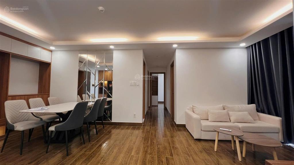 Cho thuê nhanh 3pn lavida plus 96m2, thiết kế tối giản, phong cách bắc âu, phòng khách rất rộng