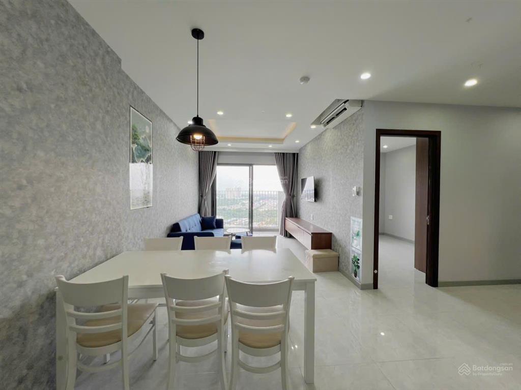Lavida plus căn 2pn đầy đủ nội thất view ngoài, giá 5.3 tỷ all in.  xem nhà 0906 385 ***