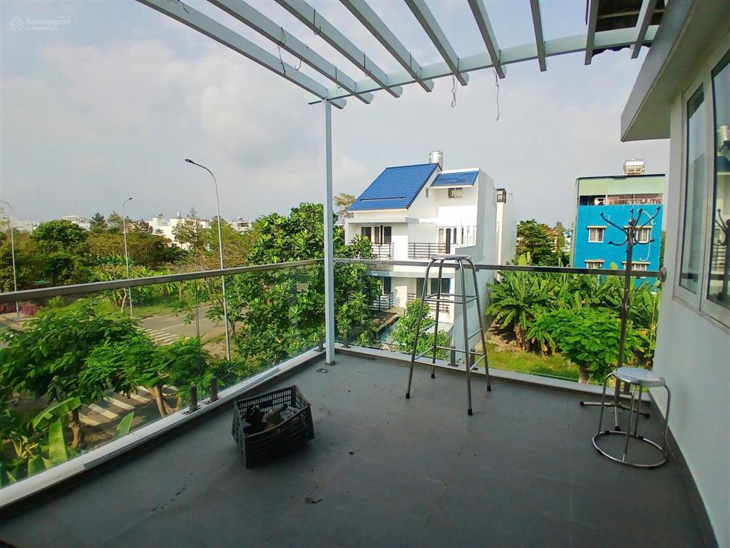 Bán nhà đẹp nguyên căn vạn hưng phú, nhà bè, 112m2, 2 lầu sân thượng sổ hồng 4pn
