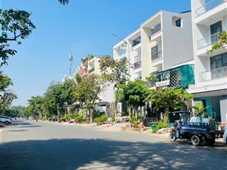 Bán lô đất mặt tiền đường 20m khu tái định cư phú mỹ, quận 7 dt 5x18m 90m2 giá 13,8 tỷ