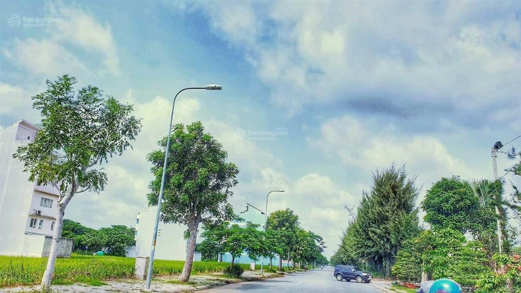 Nền nhà phố view rạch sông cực đẹp 6x24 144m2 giá bán nhanh 52 triệu/m2  tuấn 0939 386 ***
