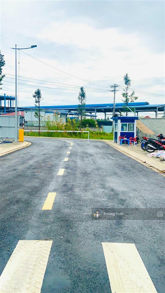Khách kẹt tiền bán hòa vốn lô 100m2 view công viên chỉ 4 tỷ.  tuấn 0939 386 ***