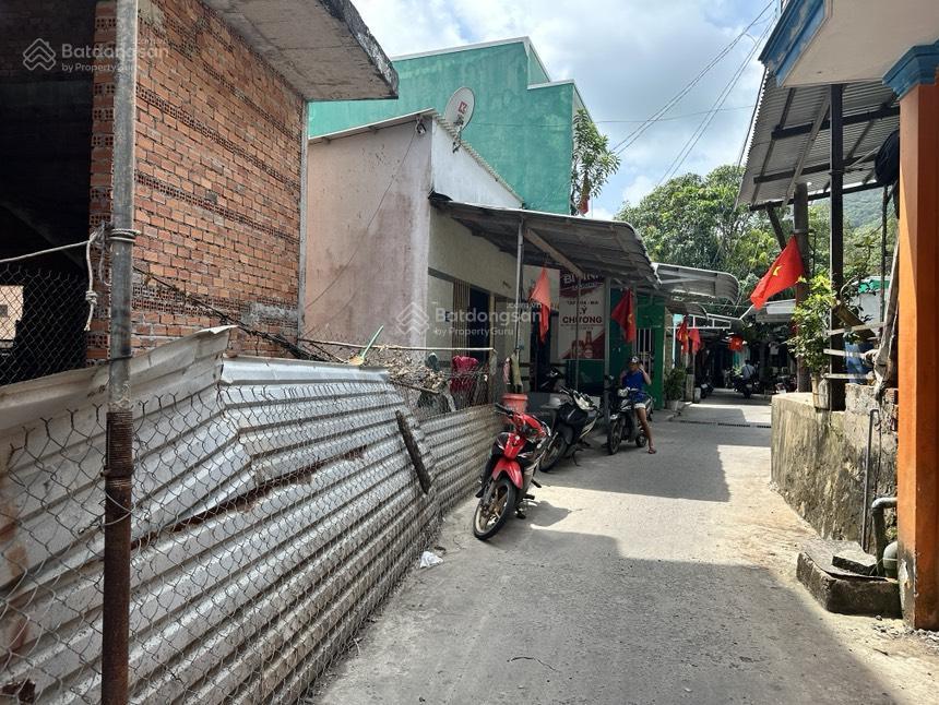 Bán nhà thô 3 tầng view biển nam du sổ đỏ thổ cư, nở hậu đẹp, mặt tiền đường xe chạy!
