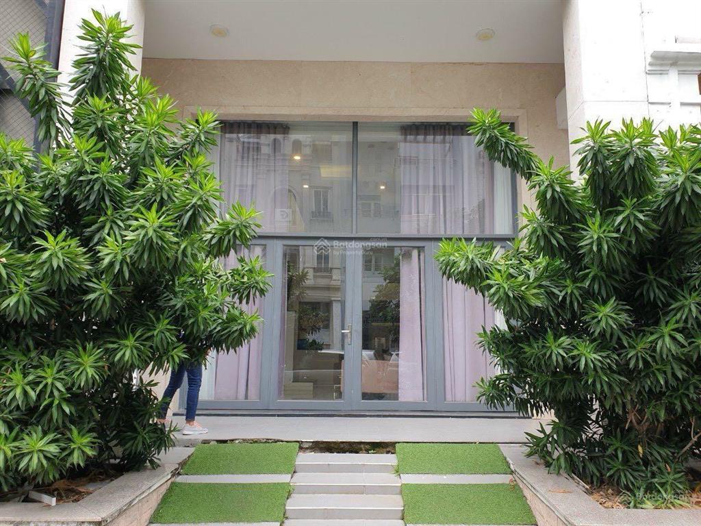 Cho thuê gấp biệt thự phú mỹ hưng giá chỉ 35 tr/th đầy đủ nội thất,  0935 047 ***
