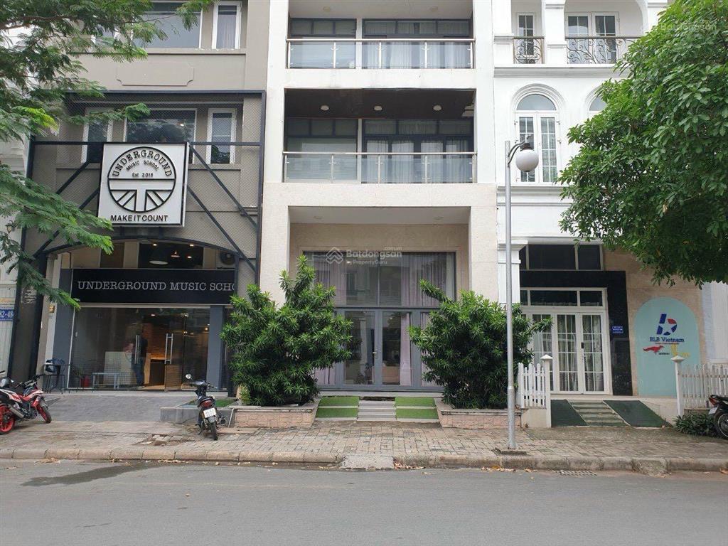 Cho thuê gấp biệt thự phú mỹ hưng giá chỉ 35 tr/th đầy đủ nội thất,  0935 047 ***