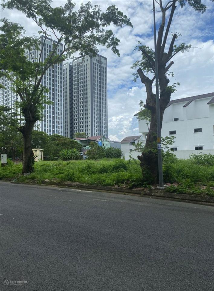 Cần tiền bán gấp nền đất kdc 13e intresco, dt 7x20m mt 60m( vành đai) 8.850ty  0906 694 *** diệu