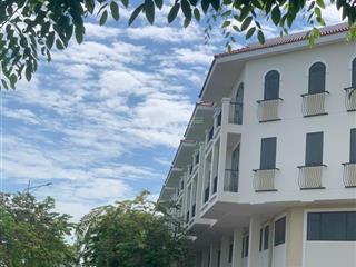 Cần bán nhà phố liền kề tại senturia nam sài gòn  dt 5x12m  1t  1l  2l  7,3 tỷ  0906 694 ***