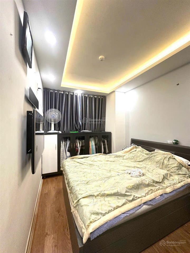 Bán gấp căn nhà phố kdc 13c  dt 5x18  1 trệt 1 l 3 lầu  giá 8,2 tỷ  sổ hồng  0906 694 ***