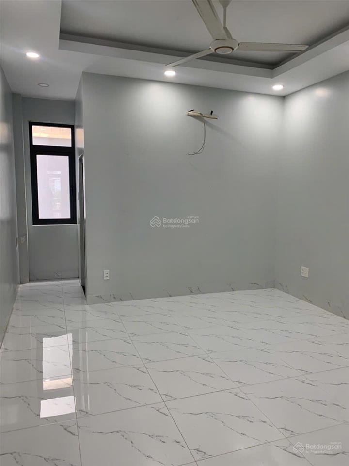 Cho thuê nhà mt trần thị ngôi rộng 40m  4x20  1tr  2l  st  4pn  5wc  giá 25tr/tháng