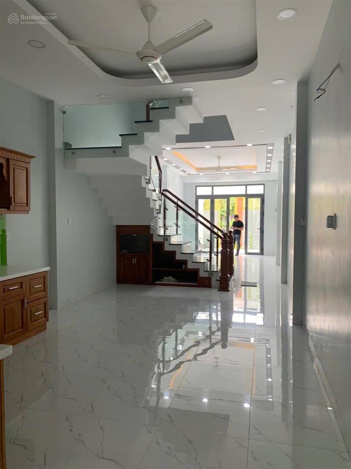 Cho thuê nhà mt trần thị ngôi rộng 40m  4x20  1tr  2l  st  4pn  5wc  giá 25tr/tháng