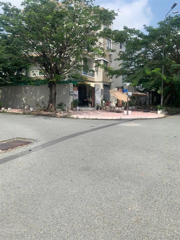 Cần nhà bán kdc 13e gốc 2mt (60m) và 22mdt170m21tr3lst đang cho thuê 30tr/th  0906 694 ***