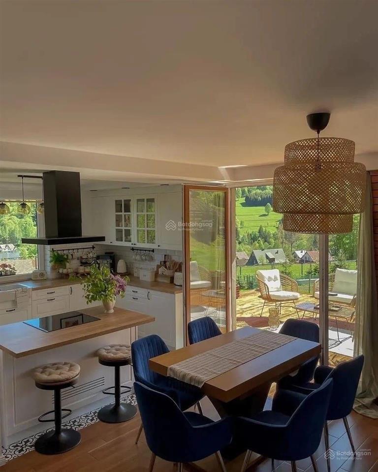 Cần bán gấp căn biệt thự hướng tây,
biệt thự toạ lạc trong kdcphú mỹvạn phát hưng, p.phú mỹ,q.7!