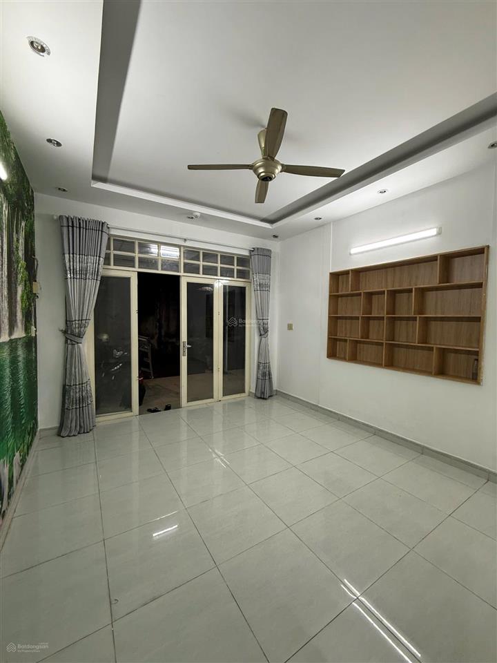 Cho thuê nhà 4pn, 11tr ,nguyễn duy trinh q9, hẻm xe tải, cách ndt vài bước chân.phù hợp ở và kdoanh