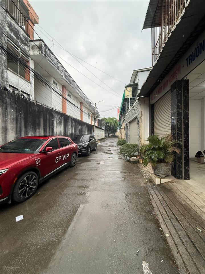 Cho thuê nhà 4pn, 11tr ,nguyễn duy trinh q9, hẻm xe tải, cách ndt vài bước chân.phù hợp ở và kdoanh