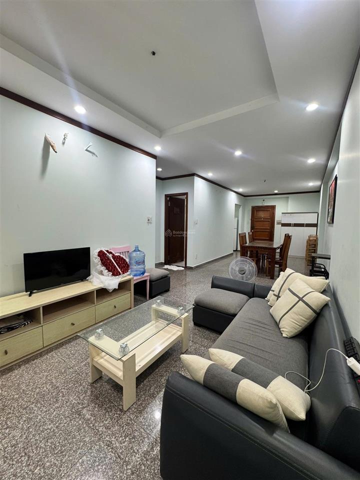Cho thuê căn hộ chung cư đẹp 2pn, 1wc giá ưu đãi 11 triệu, 73m2 tại hoàng anh thanh bình