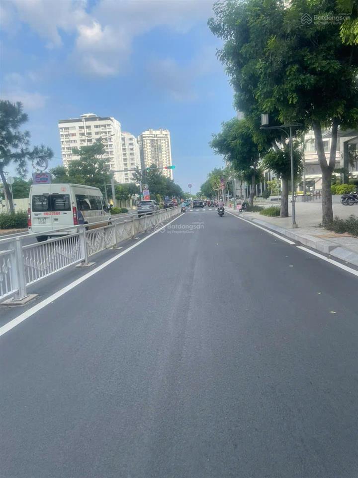 Gấp. chủ thiện chí gửi bán gấp trước khi nhận nhà căn hộ 2pn the aurora pmh giá 8,650 tỷ all in