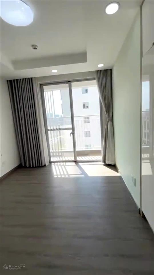 Gấp. chủ thiện chí gửi bán gấp căn hộ 2pn  84m2 lầu cao, có ô xe cc scenic valley 2 giá 7,5 tỷ
