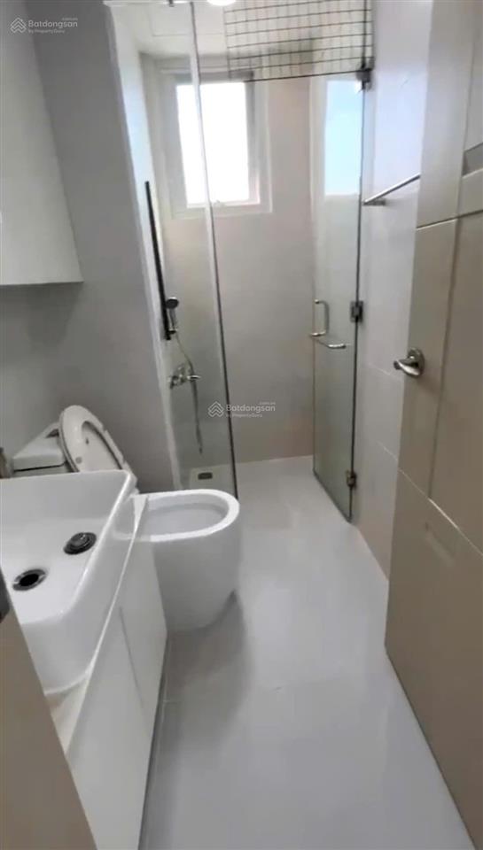 Gấp. chủ thiện chí gửi bán gấp căn hộ 2pn  84m2 lầu cao, có ô xe cc scenic valley 2 giá 7,5 tỷ